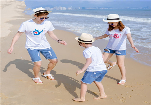 一家三口亲子照